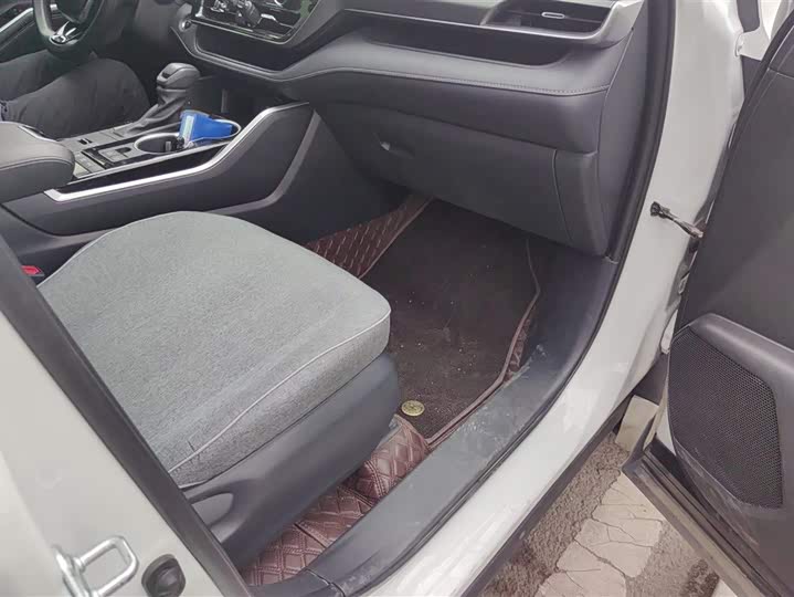 Photo 8 - Toyota Highlander