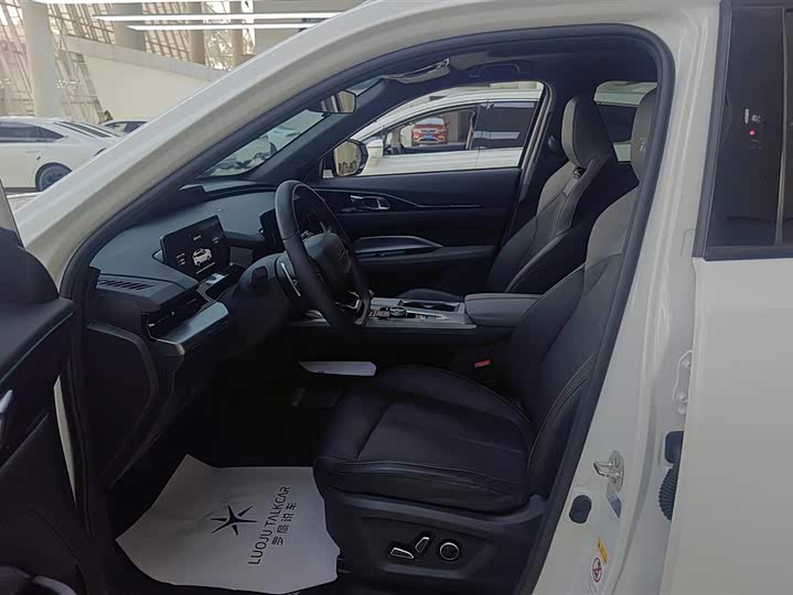 Фото 9 - Changan Oshan Z6 Hybrid