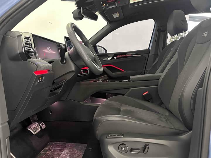 Фото 8 - Volkswagen Tiguan L Pro