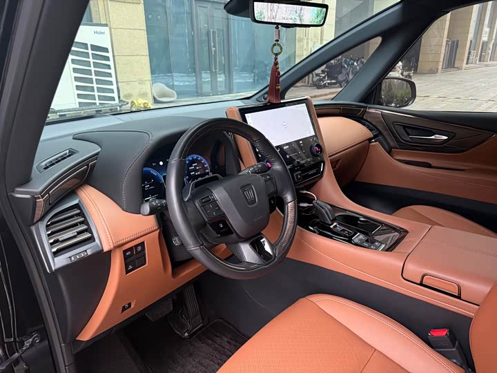 Photo 8 - Toyota Vellfire