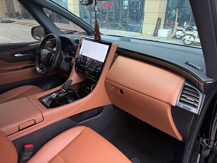 Photo 9 - Toyota Vellfire