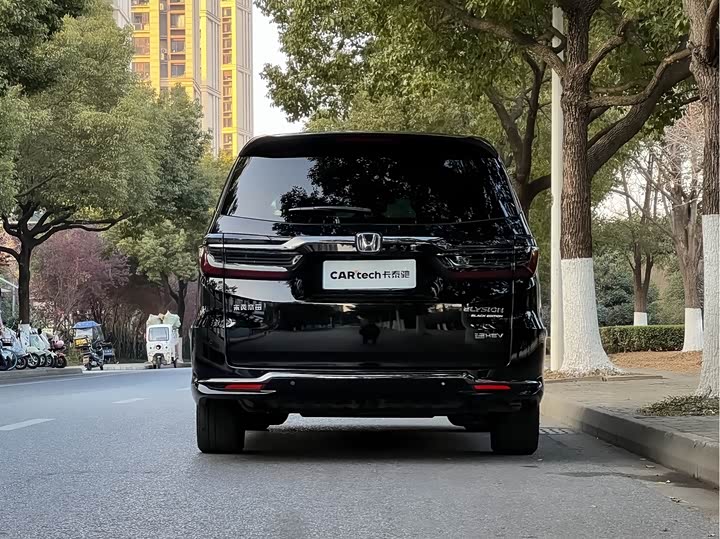 Photo 4 - Honda Elysion