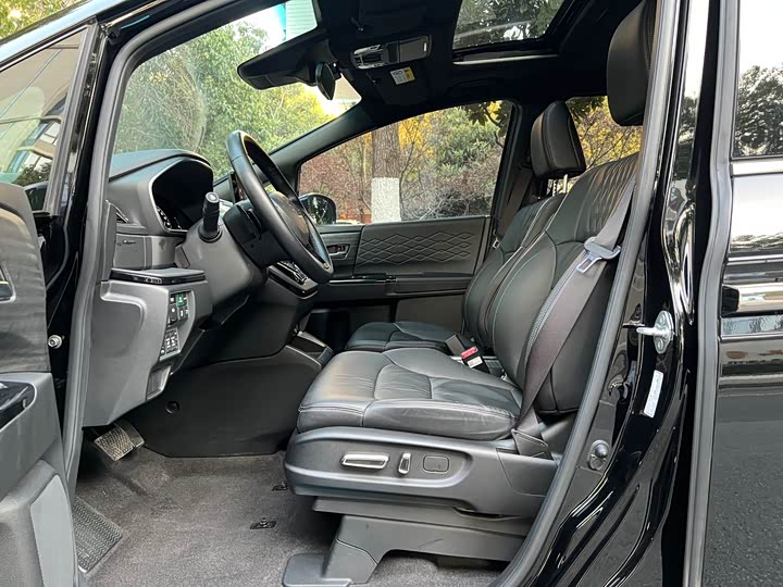 Photo 8 - Honda Elysion