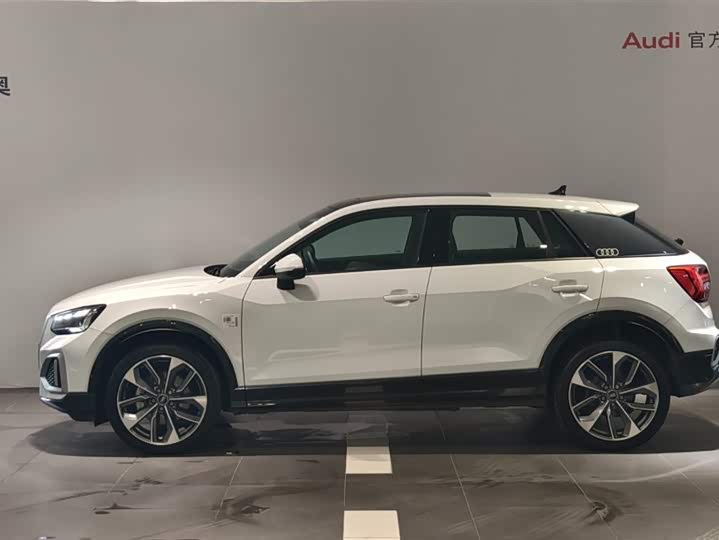 Фото 4 - Audi Q2L