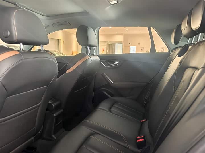 Фото 7 - Audi Q2L