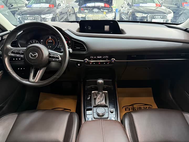 Photo 5 - Mazda CX-30