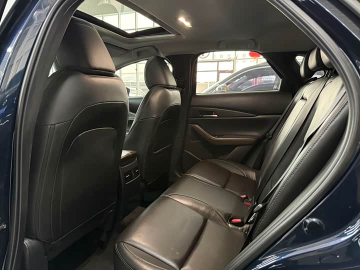 Photo 6 - Mazda CX-30