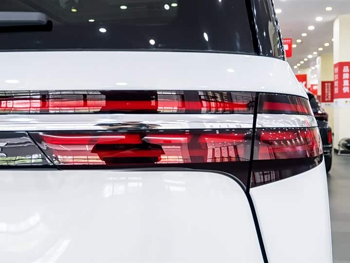 Фото 9 - Bestune M9