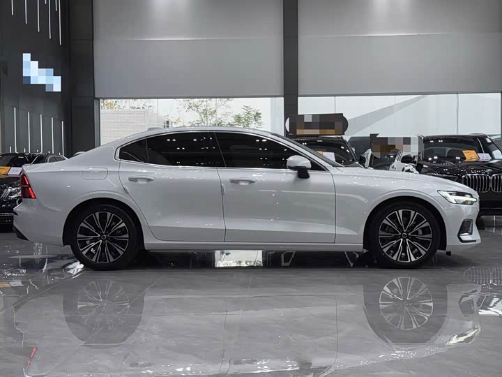 Фото 3 - Volvo S60