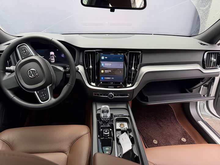 Фото 7 - Volvo S60