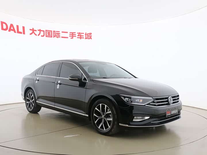 Photo 3 - Volkswagen Magotan