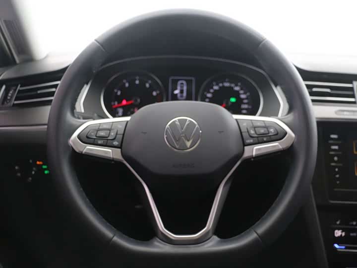 Photo 5 - Volkswagen Magotan