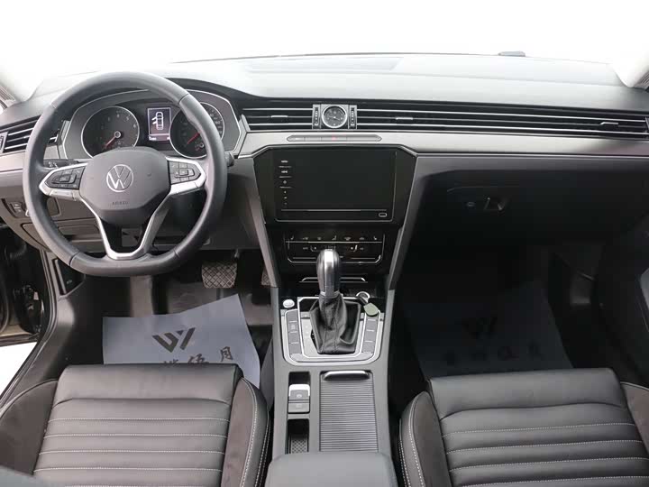 Photo 9 - Volkswagen Magotan