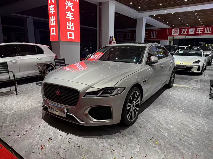 Фото 1 - Jaguar XF L