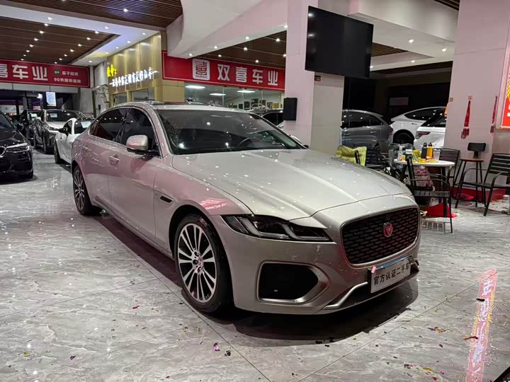 Фото 3 - Jaguar XF L