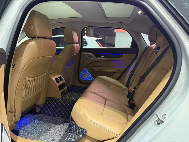 Фото 7 - Jaguar XF L