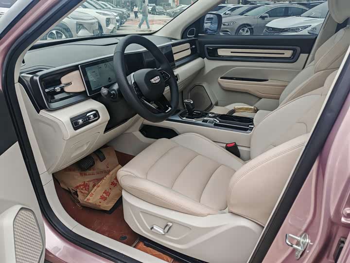 Фото 4 - Geely Icon