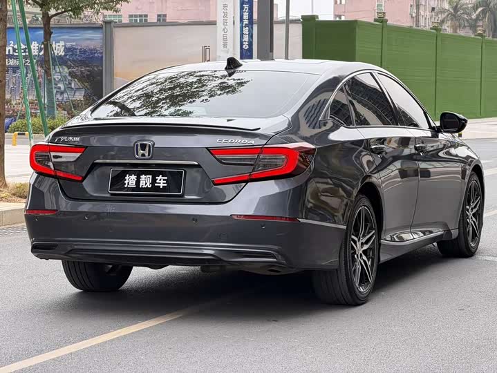 Photo 6 - Honda Accord