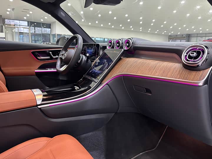 Photo 5 - Mercedes-Benz GLC-Class Hybrid