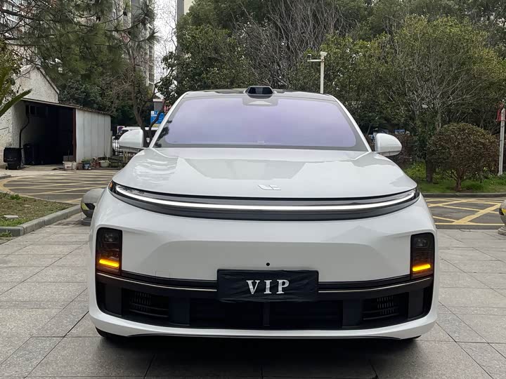 Photo 2 - LiXiang L7