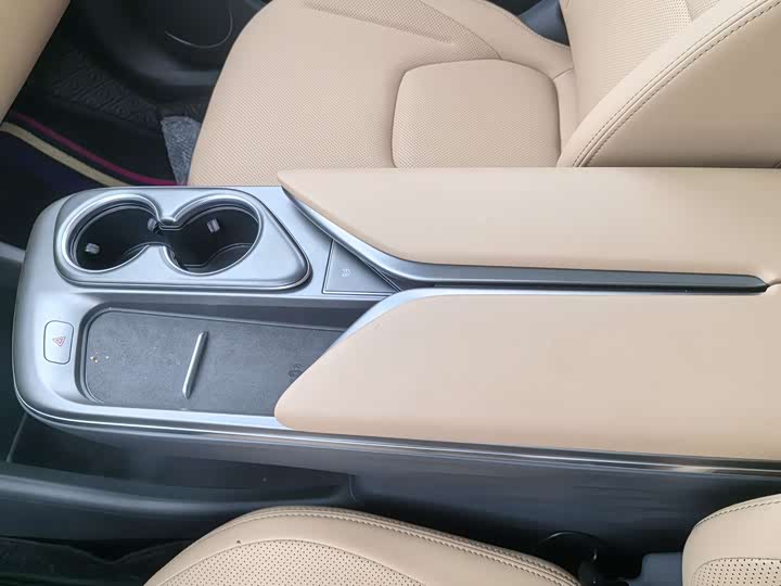 Фото 5 - BAIC Arcfox Alpha T5