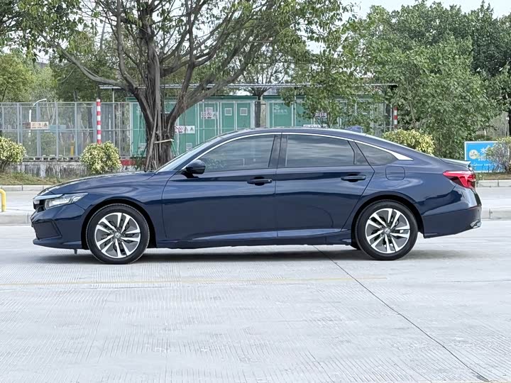 Фото 7 - Honda Inspire