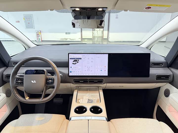 Фото 4 - LiXiang Mega