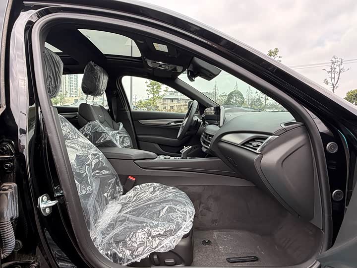 Фото 9 - Cadillac CT5