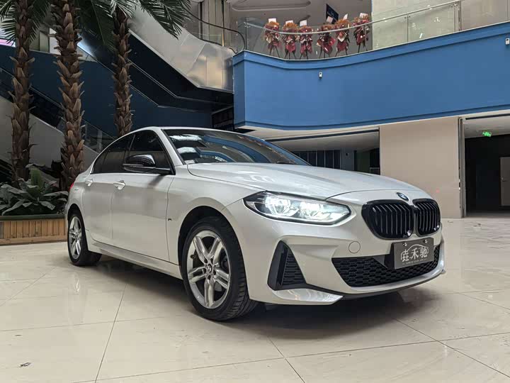 Фото 3 - BMW 1 Series