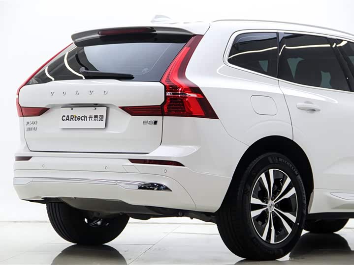 Фото 8 - Volvo XC60