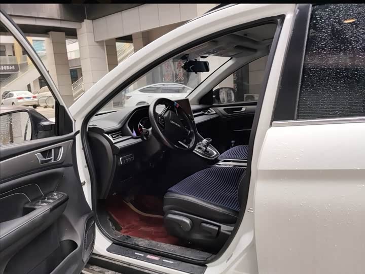 Фото 7 - Haval M6