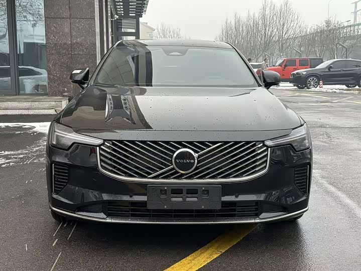 Фото 2 - Volvo S90
