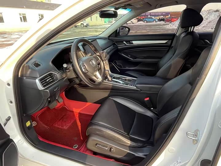 Фото 6 - Honda Accord