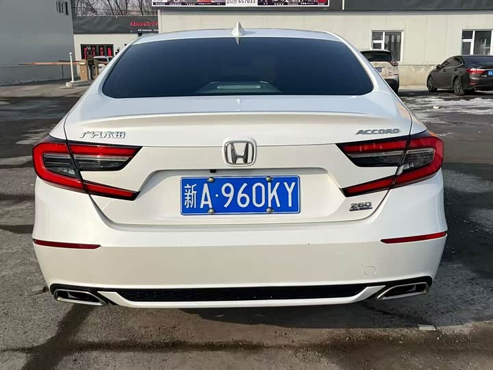 Фото 8 - Honda Accord