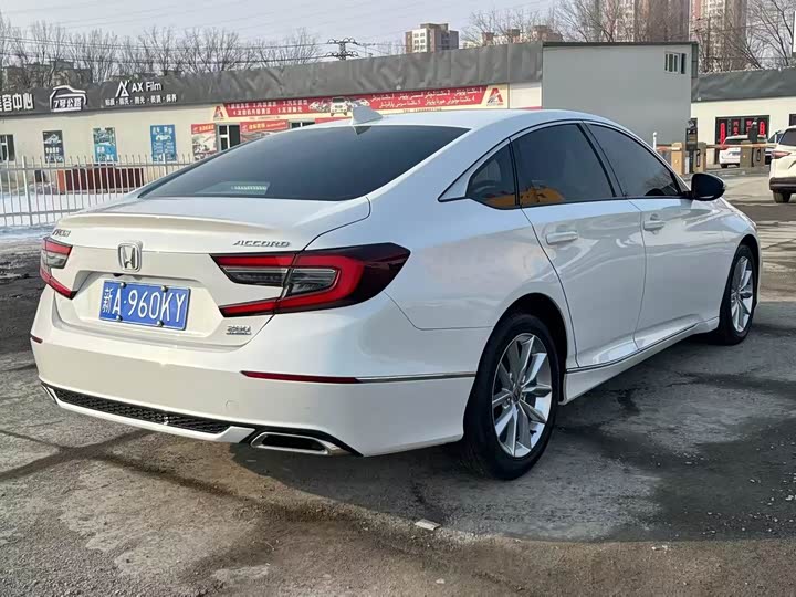 Фото 9 - Honda Accord