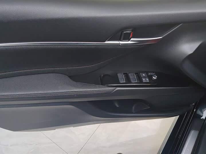 Фото 7 - Toyota Camry