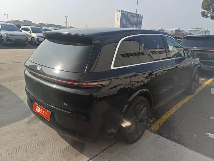 Фото 2 - LiXiang L8