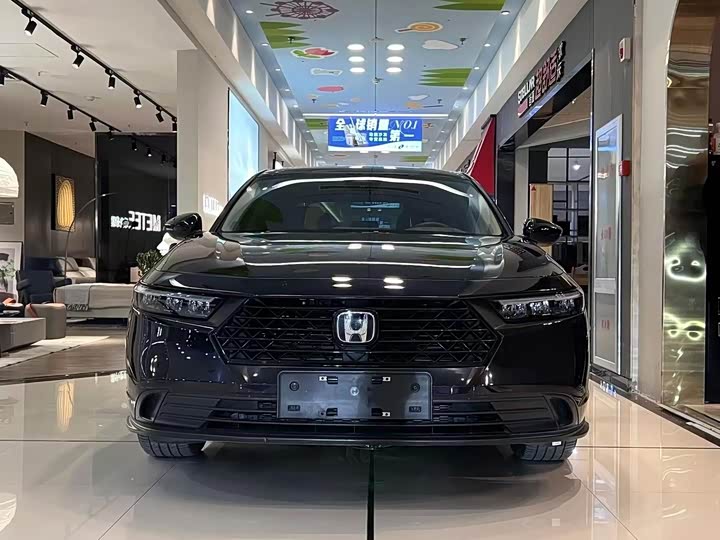 Фото 2 - Honda Accord Hybrid