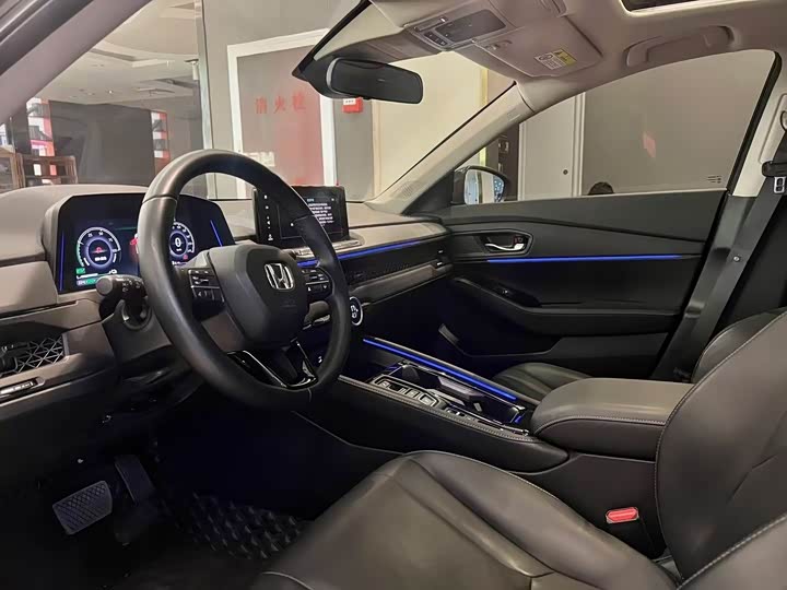 Фото 4 - Honda Accord Hybrid