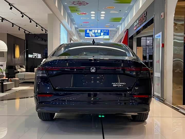 Фото 8 - Honda Accord Hybrid