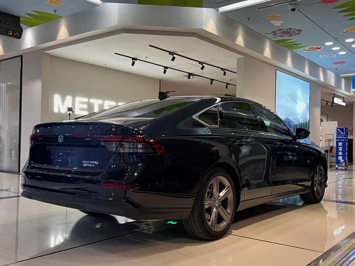 Фото 9 - Honda Accord Hybrid