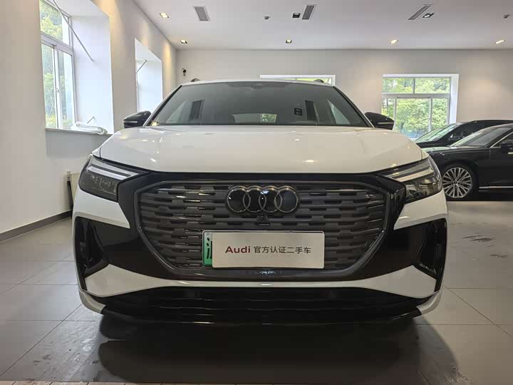 Фото 2 - Audi Q4 e-tron