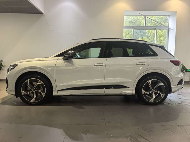 Фото 5 - Audi Q4 e-tron