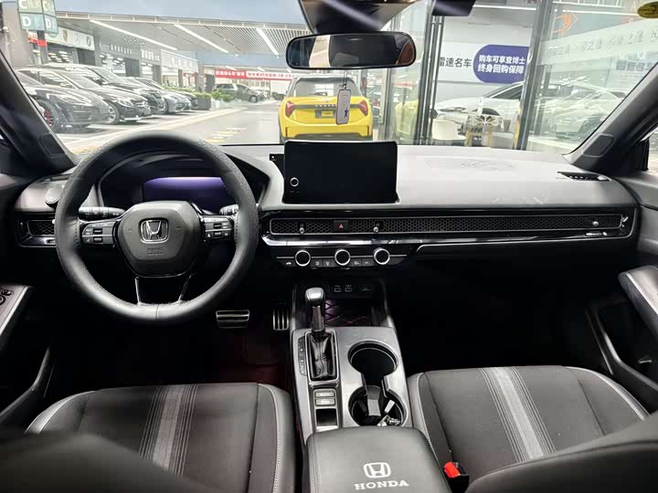 Фото 8 - Honda Civic