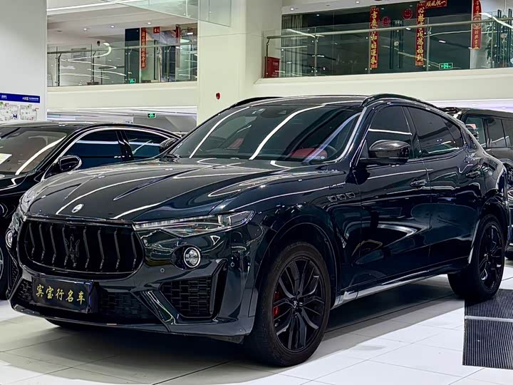 Фото 1 - Maserati Levante