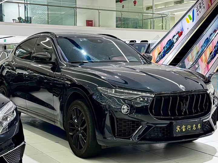 Фото 3 - Maserati Levante