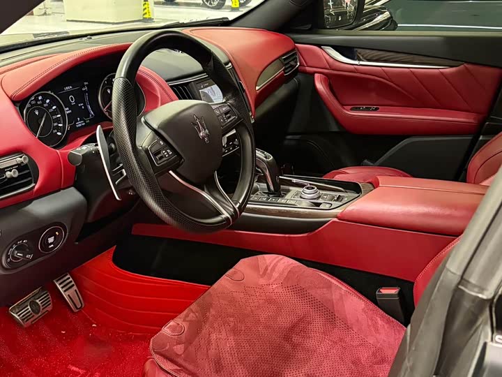 Фото 6 - Maserati Levante