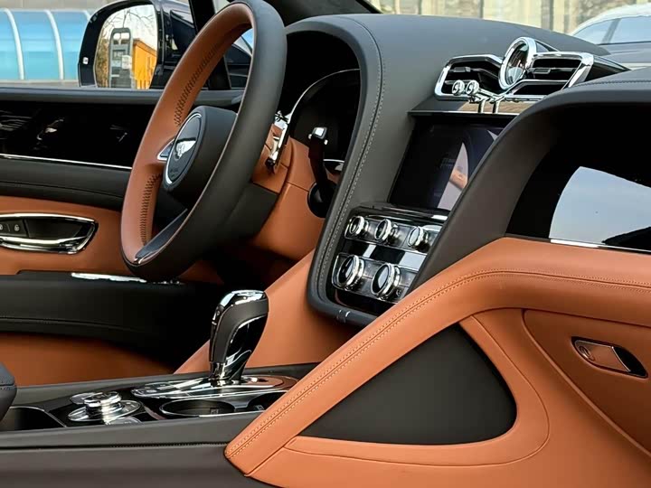 Фото 8 - Bentley Bentayga