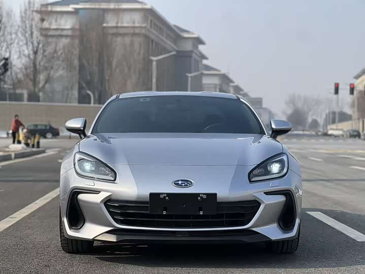 Фото 2 - Subaru BRZ