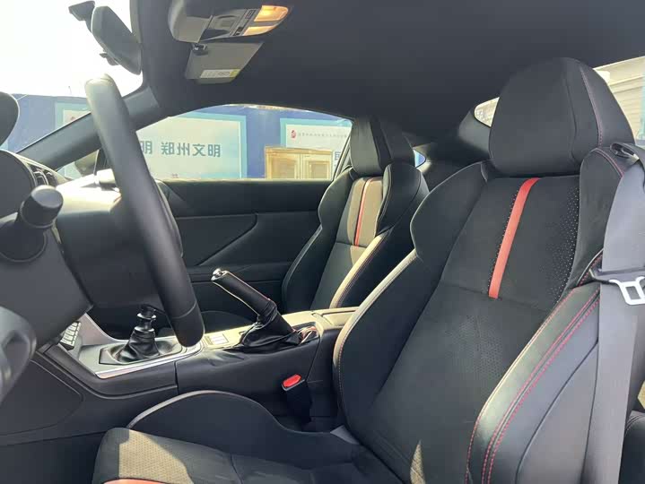 Фото 4 - Subaru BRZ